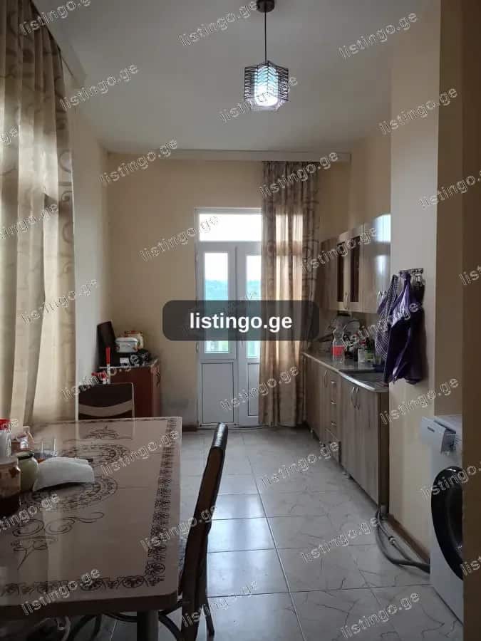 იყიდება 2 ოთახიანი ბინა ქუთაისში